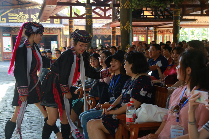 “外宣新媒體看海南”：檳榔谷文旅創新助民脫貧 (5) - 副本