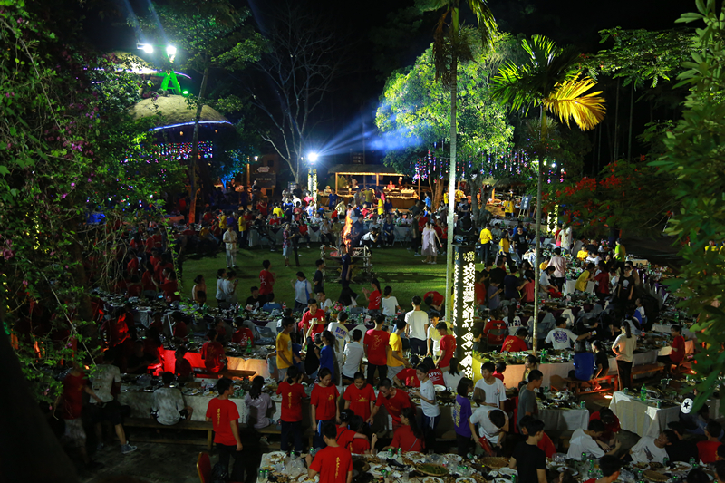 4、海南省農墾實驗中學“從這里·向未來”畢業晚會現場