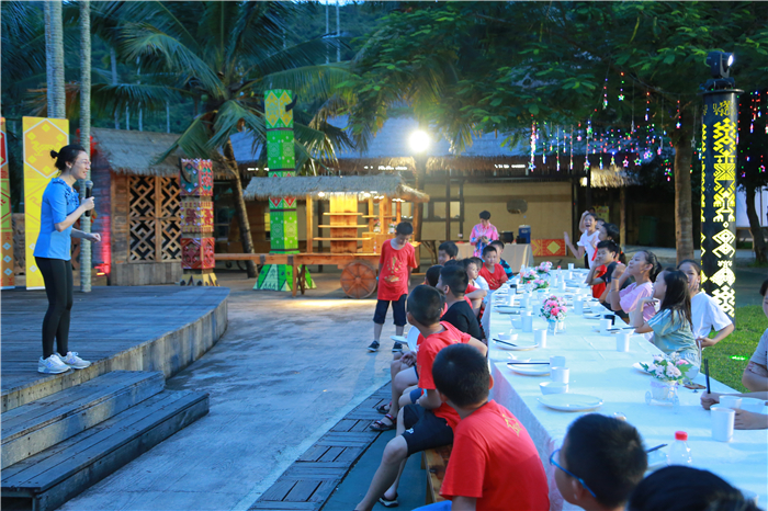 5、“少年演講家”玩轉(zhuǎn)檳榔谷 蕩槳飛歌“悠黎客”