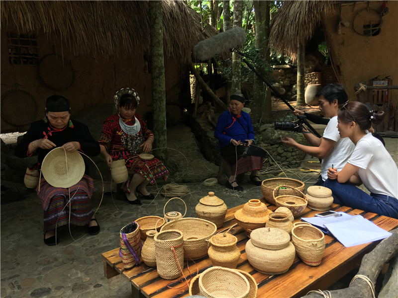 7、央視大型紀(jì)錄片《中國影像方志》取景檳榔谷 打造保亭文化“影像名片” 7、央視大型紀(jì)錄片《中國影像方志》取景檳榔谷 打造保亭文化“影像名片”