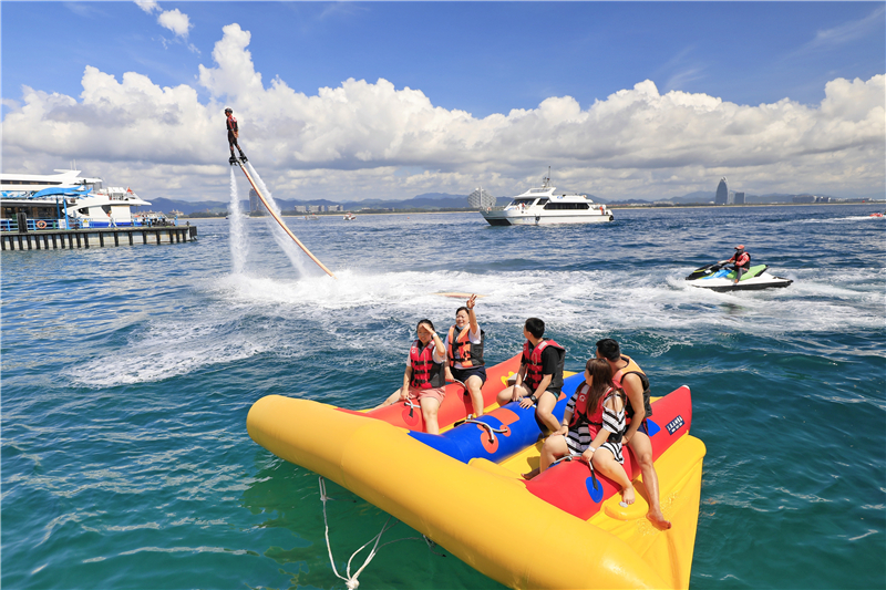 游客體驗(yàn)大飛魚(yú). 游客體驗(yàn)大飛魚(yú).